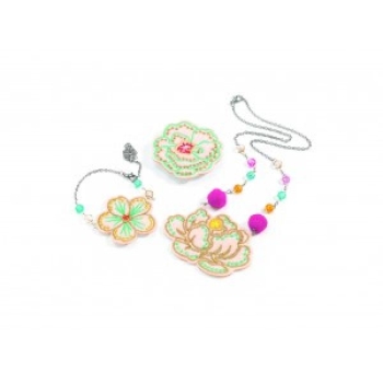 Role Play - Charms - Hairbrushes - Embroidered jewels flowers